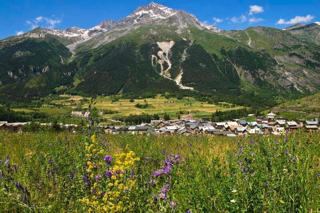 Cis-Ethic Etapes De Val Cenis Hotell Lanslebourg-Mont-Cenis Exteriör bild
